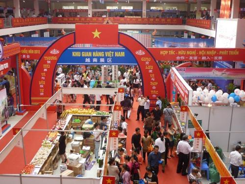 Thủ tục hải quan với hàng tạm nhập tái xuất tại triển lãm, hội trợ